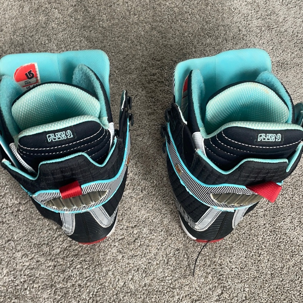 Mens Hail Burton flex 2 snowboard boats